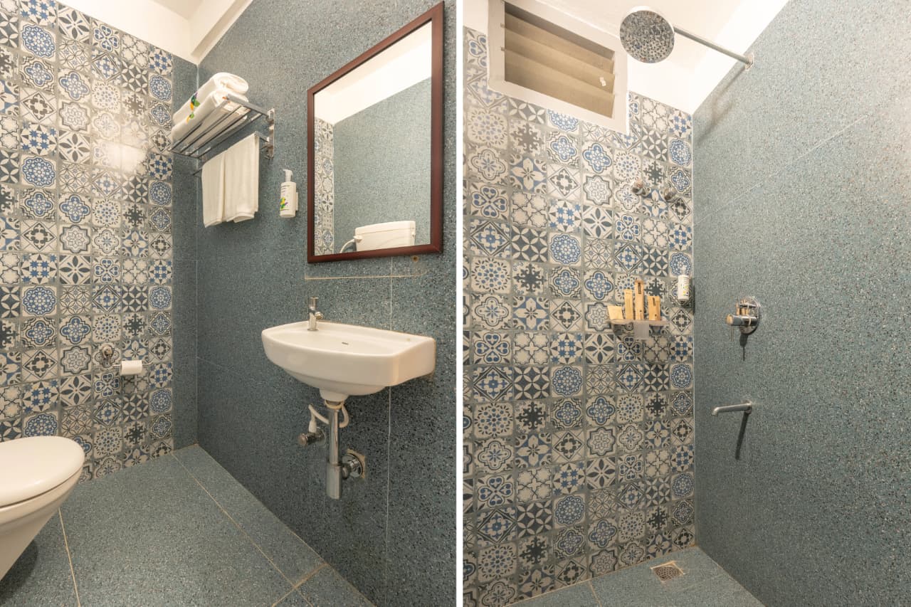 Deluxe Maple Room – Bathroom with Rain Shower | Bonne Chance Heritage Residence, Puducherry