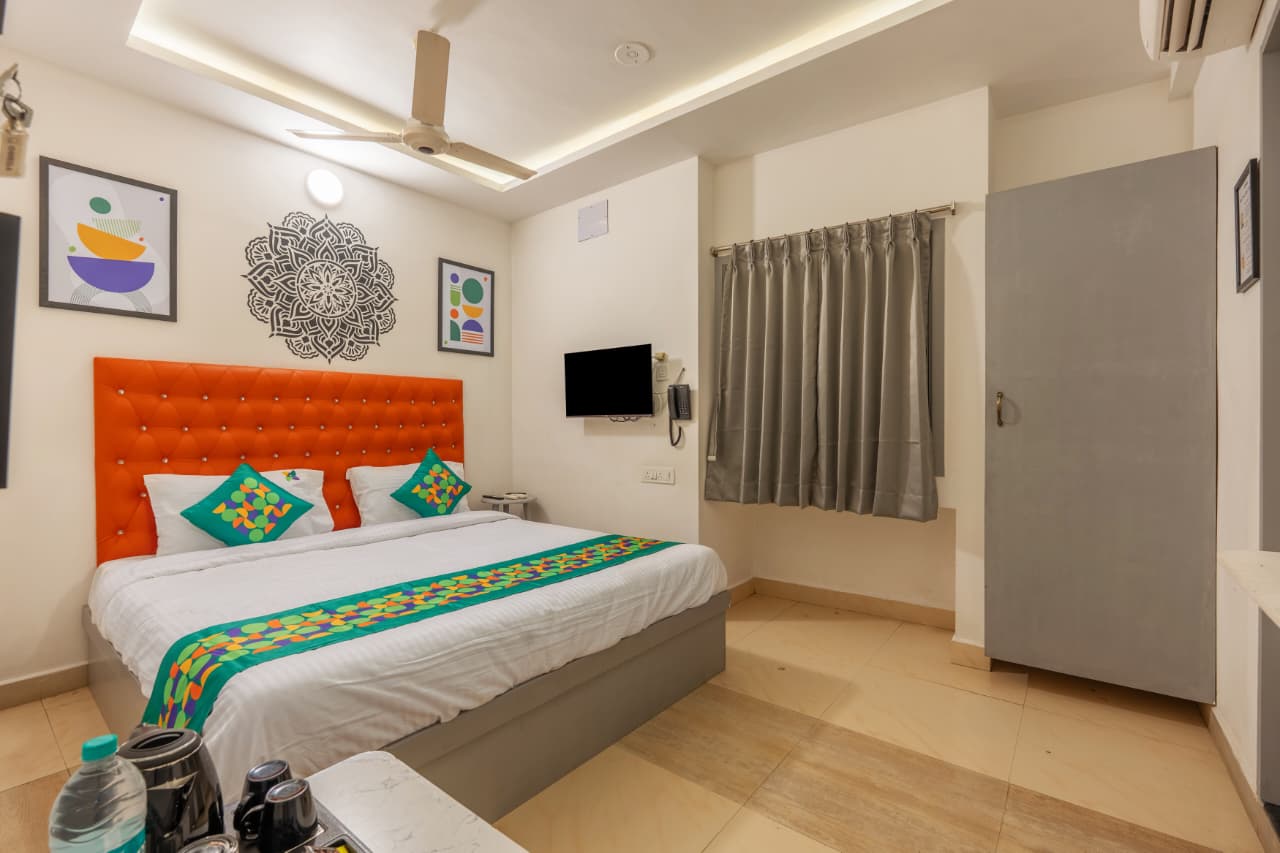 Standard Oak Room – Spacious Room Interior with Double Bed | Bonne Chance Heritage Residence, Puducherry
